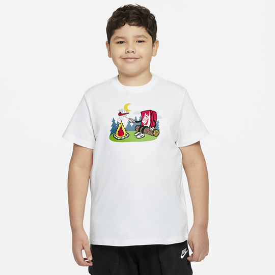 Nike Sportswear Older Kids' (Boys') T-Shirt (Extended Size) - White