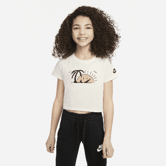 Nike Sportswear Older Kids' (Girls') T-Shirt - White