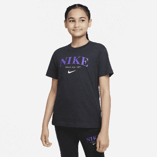 Nike Sportswear Trend Older Kids' (Girls') T-Shirt - Black