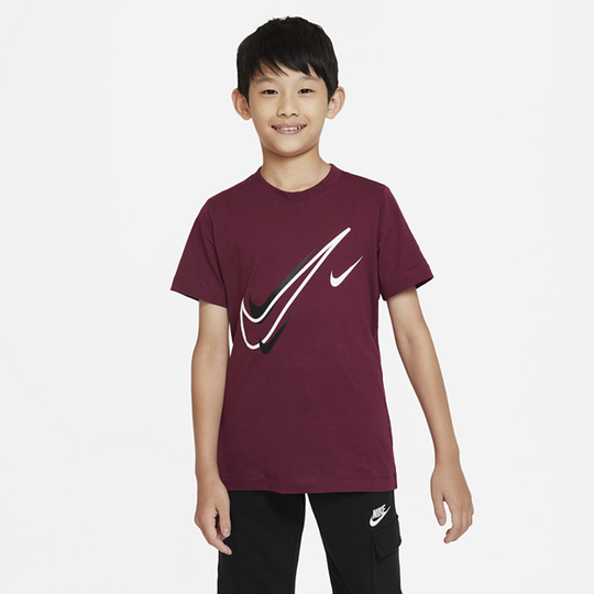 Nike Sportswear Older Kids' (Boys') T-Shirt - Red